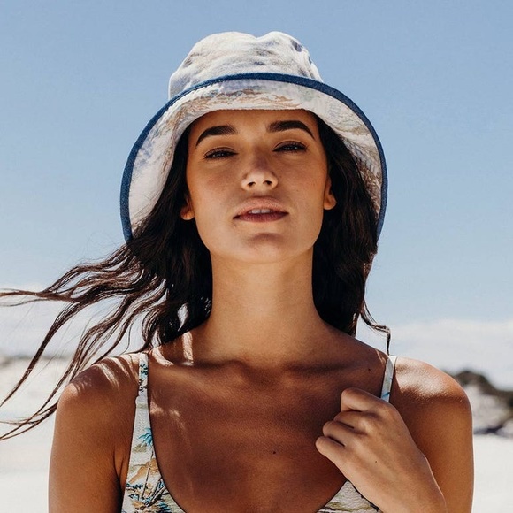 🔆RIP CURL🔆 POST CARD BEACH BUCKET HAT - Picture 2 of 7